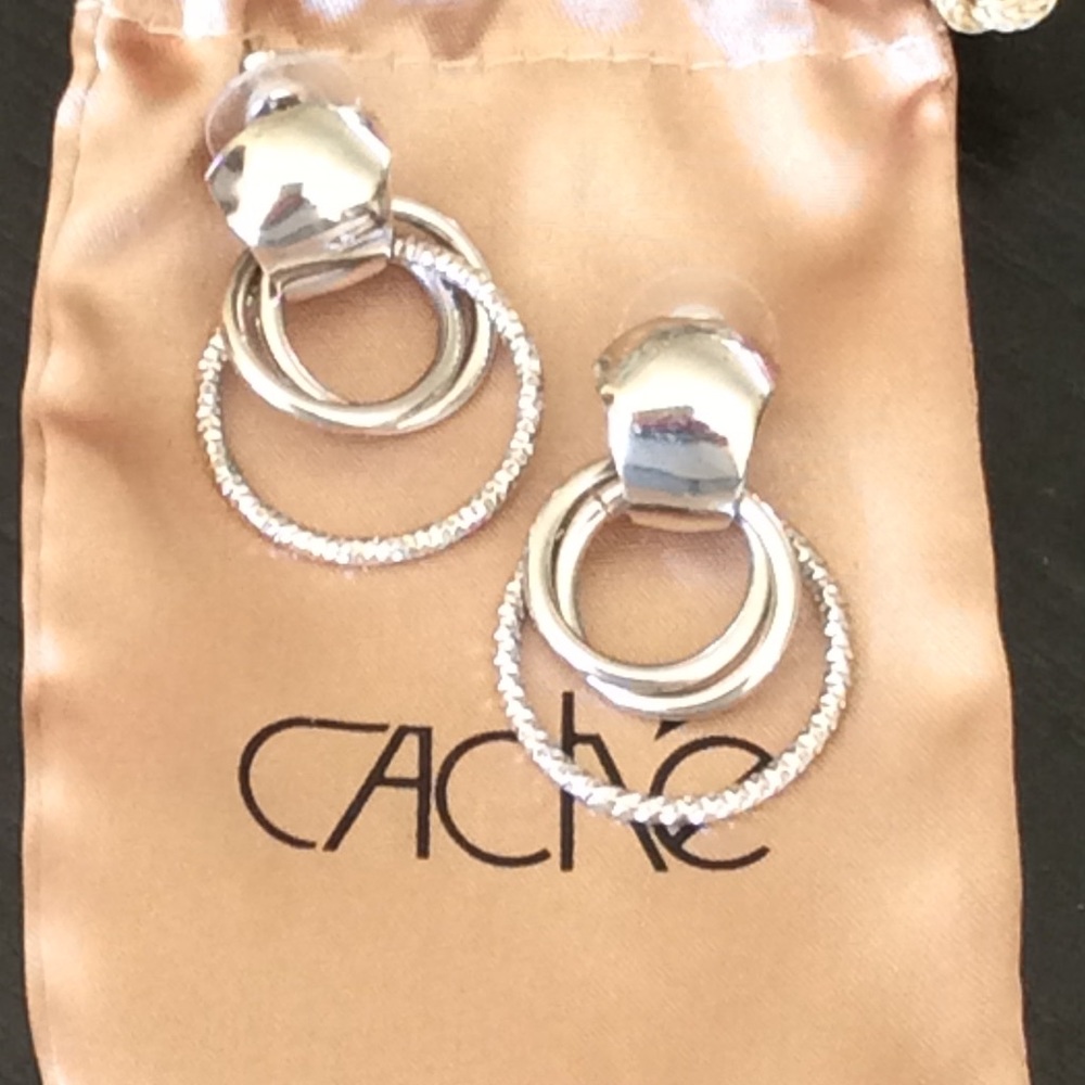 CACHE SILVER CIRCLE EARRINGS 🌻
